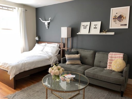 Spacious 3rd Floor Studio in Capitol Hill with Hardwood Flooring! – photo 1
