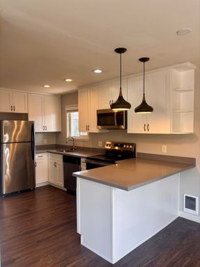 Spacious 2BR in Upper Fremont | In-Unit Washer/Dryer | Across from Lighthouse Roasters – photo 1