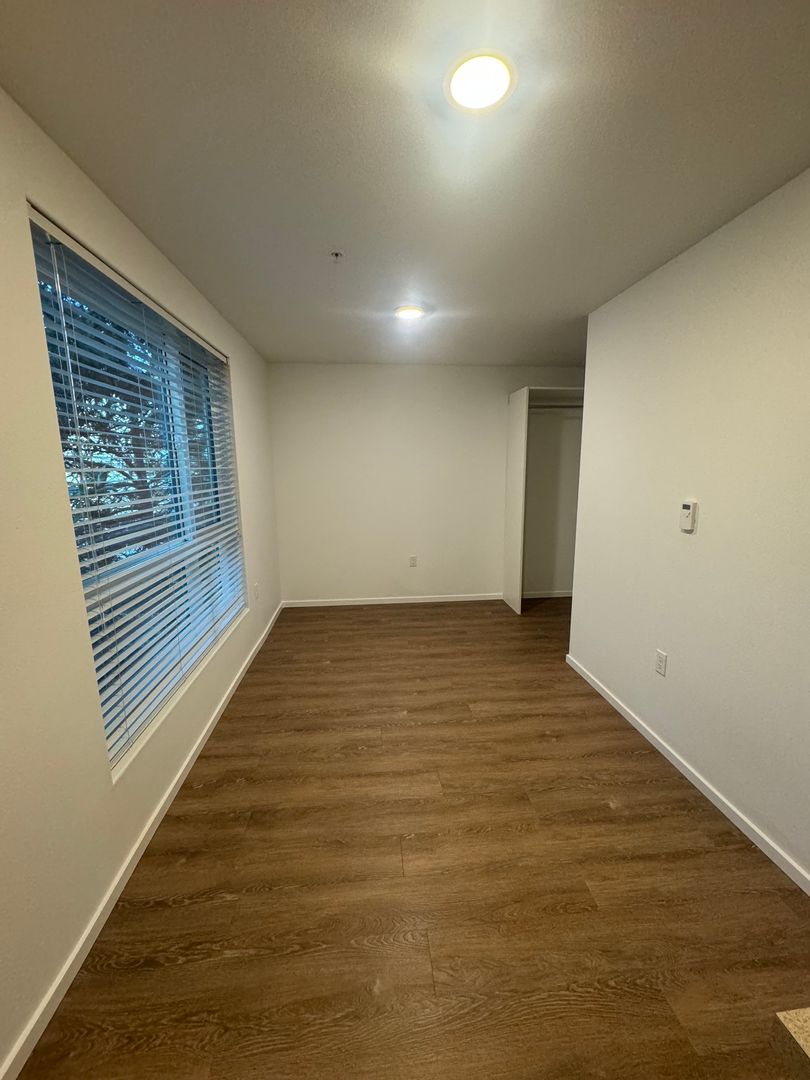 Kirkland Apartment: 450 Central Way
