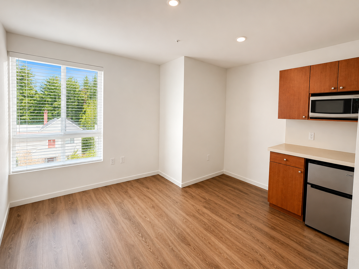Kirkland Apartment: 450 Central Way
