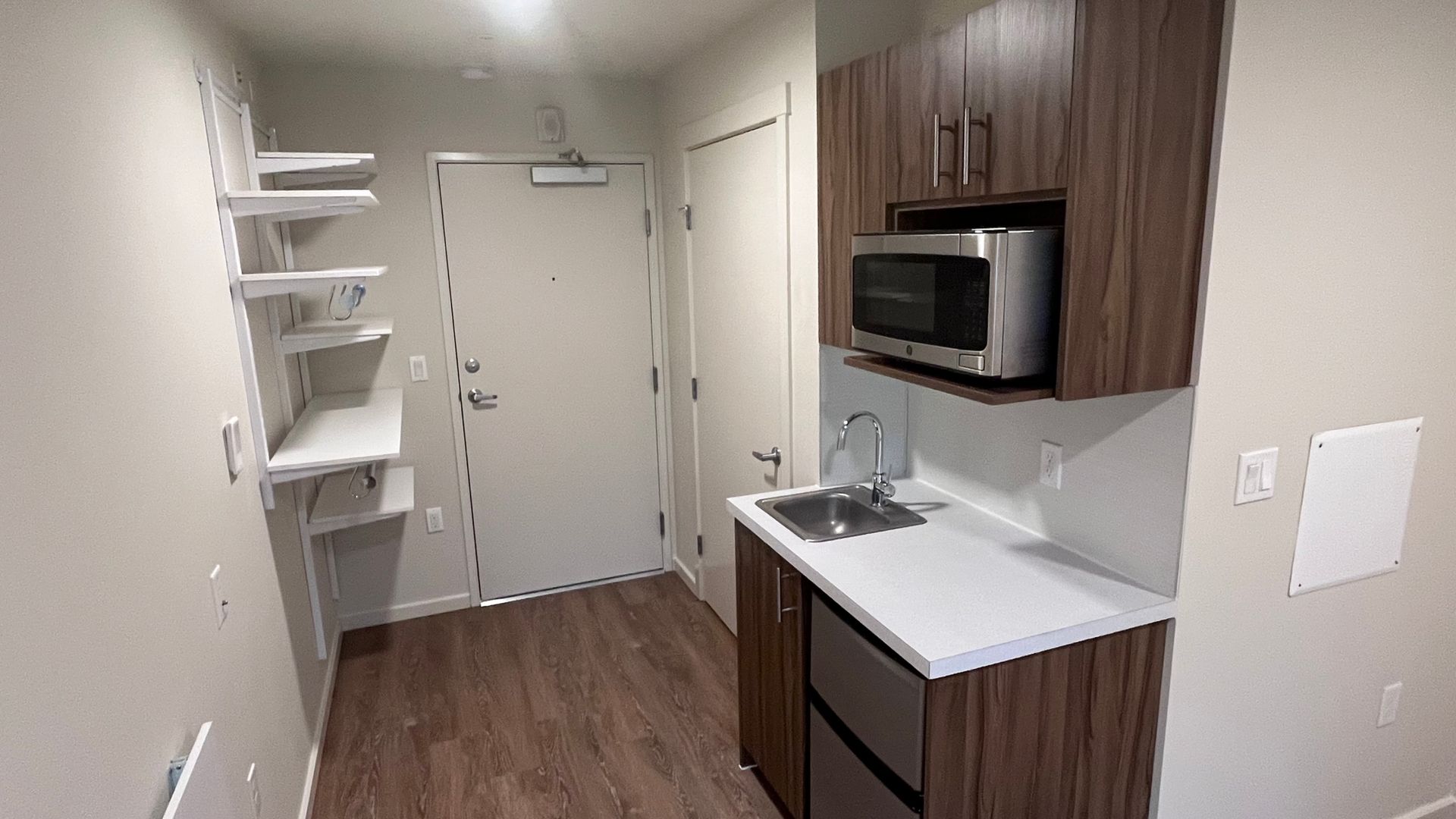 Kirkland Apartment: 330 4th ST