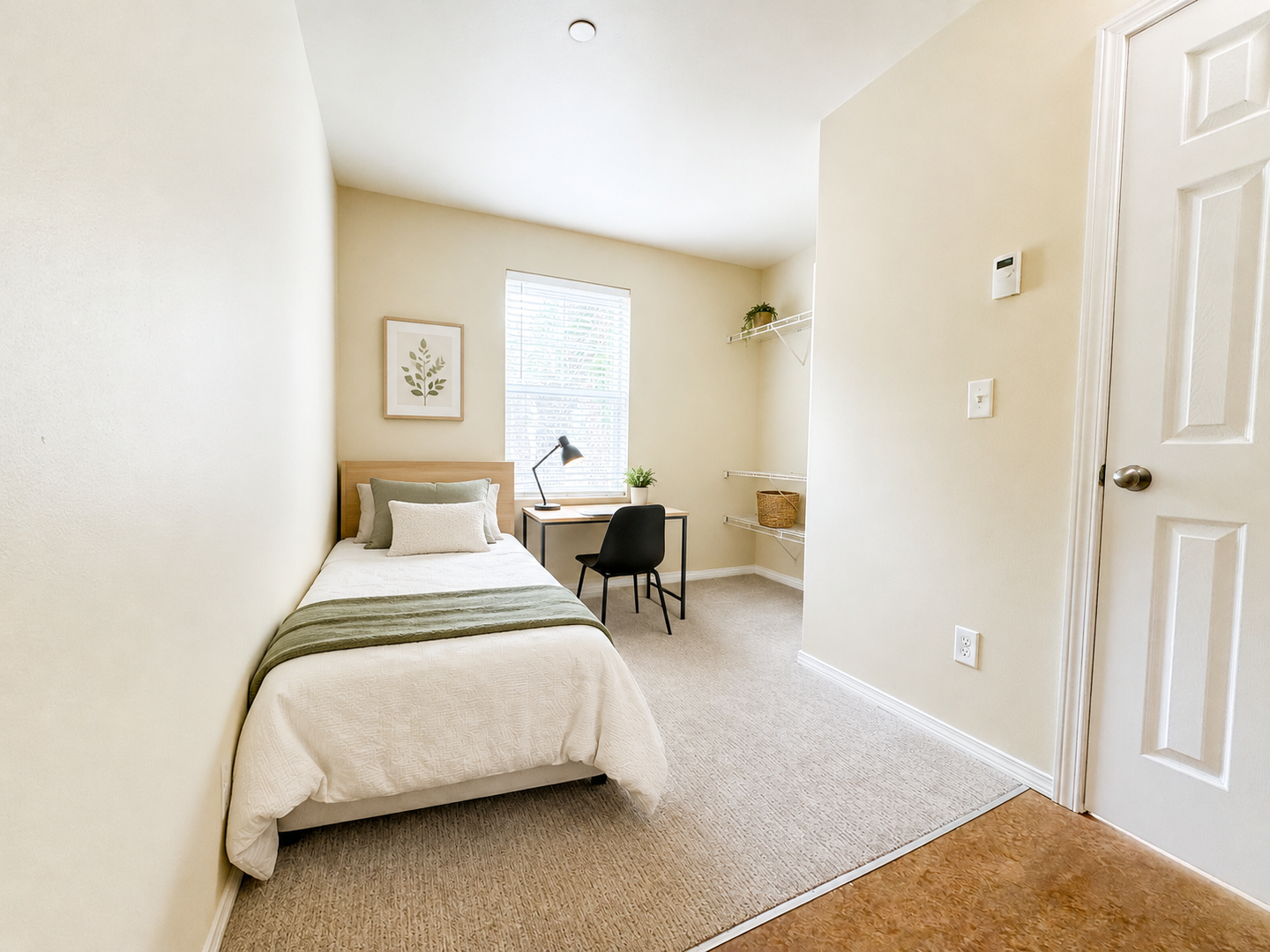 Redmond Apartment: 16552 NE 84th CT