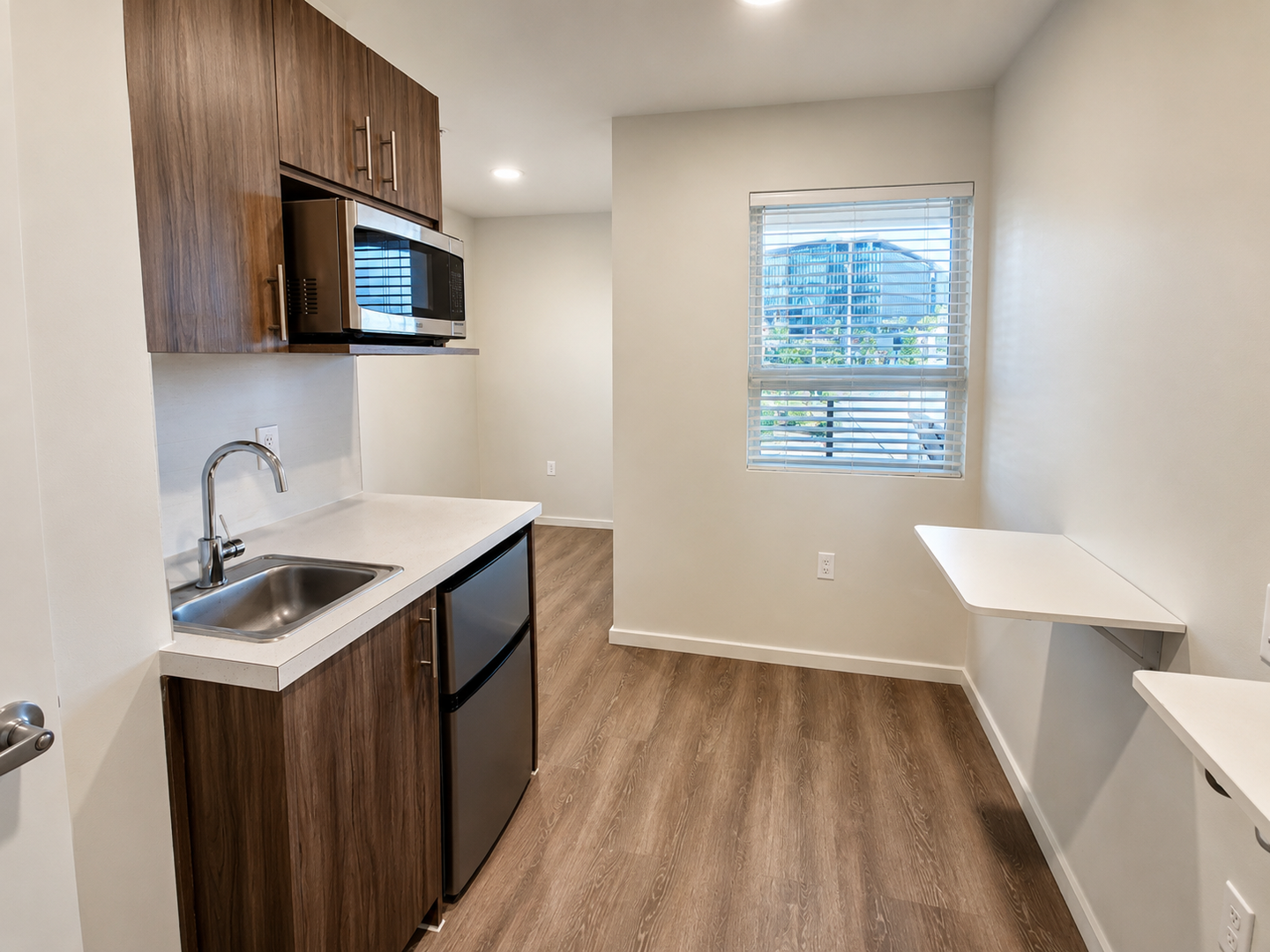 Kirkland Apartment: 330 4th ST