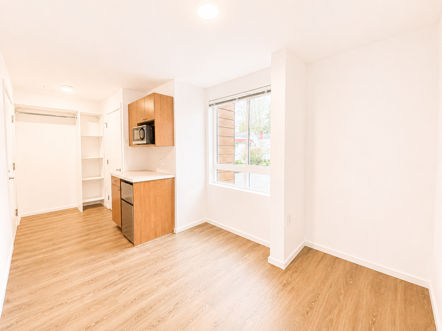 Kirkland Apartment: 450 Central Way