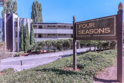 Make Montlake Your Home! Tranquil Waterfront One Bedroom For September Move In!!!! – photo 1