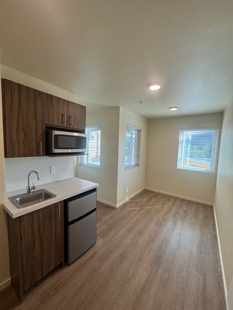 Kirkland Apartment: 330 4th ST