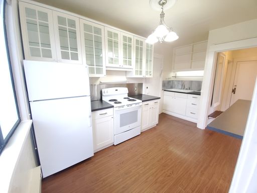Charming One Bedroom Corner Unit in the HEART of Capitol Hill - 1 Weeks Free ($1790/Month) – photo 1