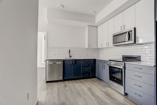 2 Bed/1 Bath Corner Unit with Balcony, Secure Garage Parking & Pet-Friendly Living Steps from Fremont’s Restaurants, Coffee Shops, Shops & Parks! – photo 1