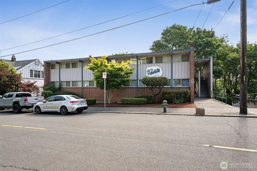 4708 22nd Ave NE, Unit 11 – photo 1