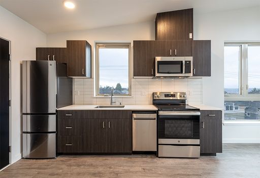 One Bedroom with Balcony in Quiet Capitol Hill/Central District Neighborhood - ONE MONTH FREE!! – photo 1