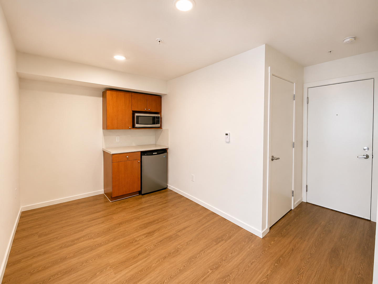 Kirkland Apartment: 450 Central Way