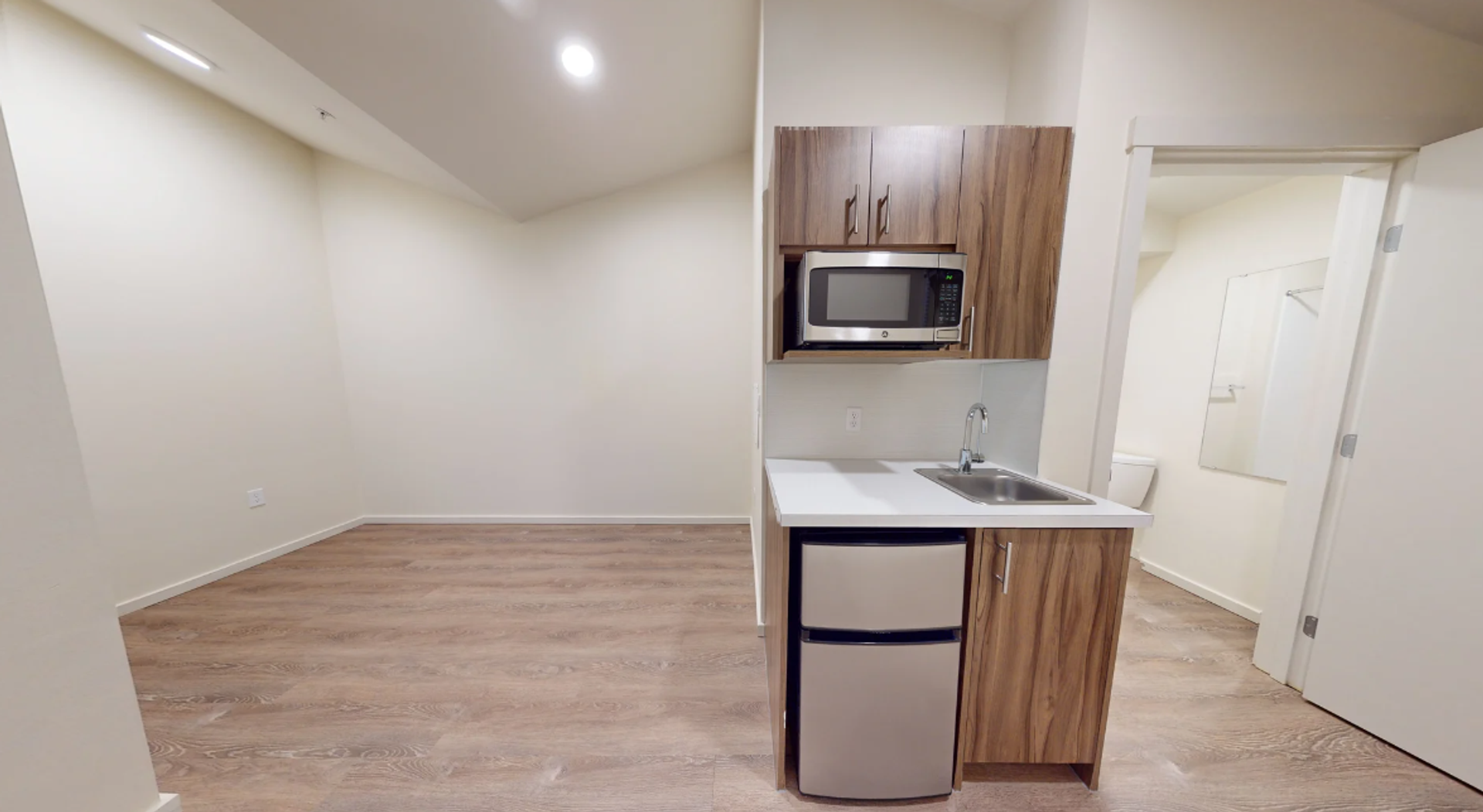 Kirkland Apartment: 330 4th ST