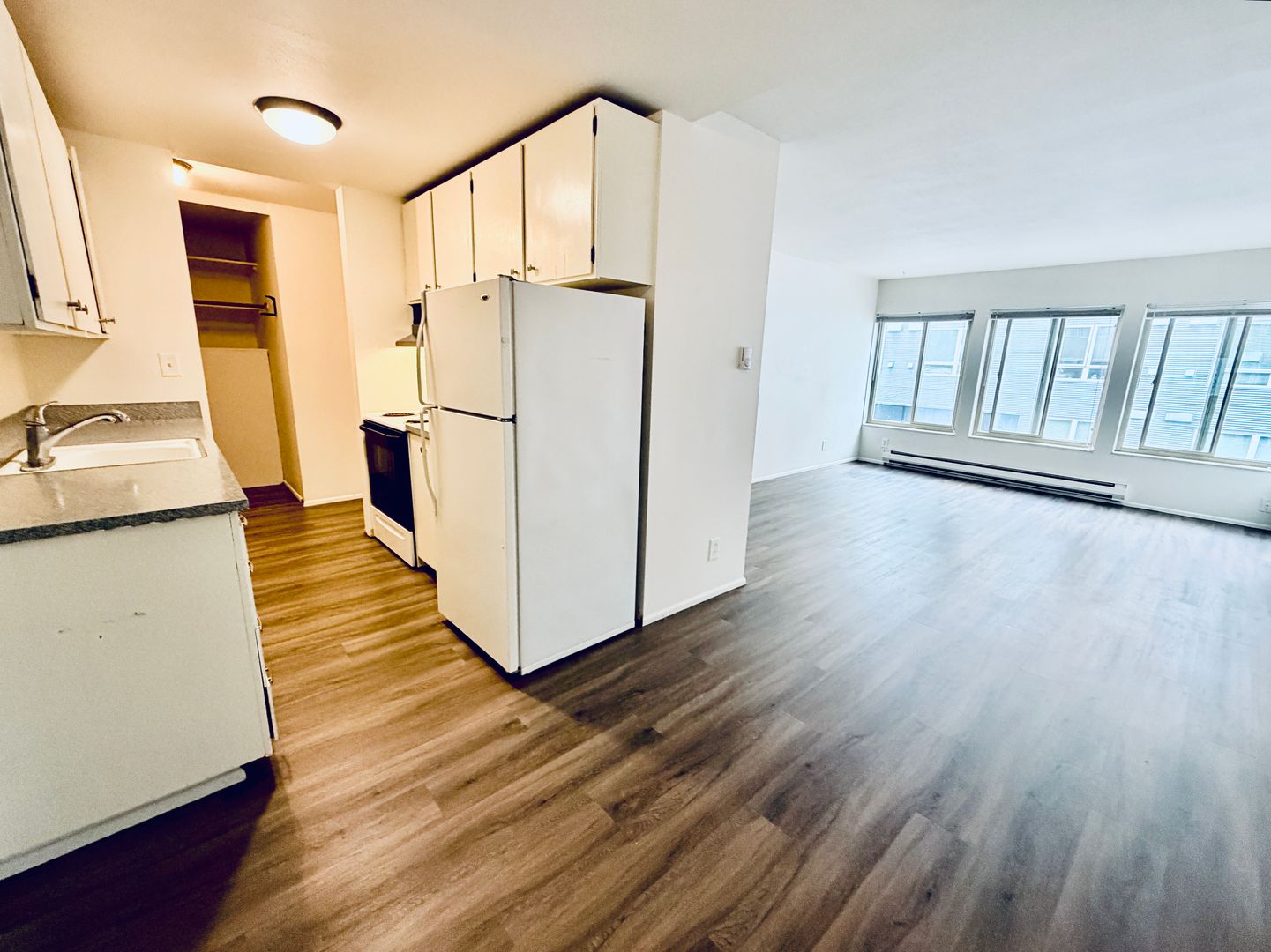 Seattle Apartment: 4225 11th Ave NE