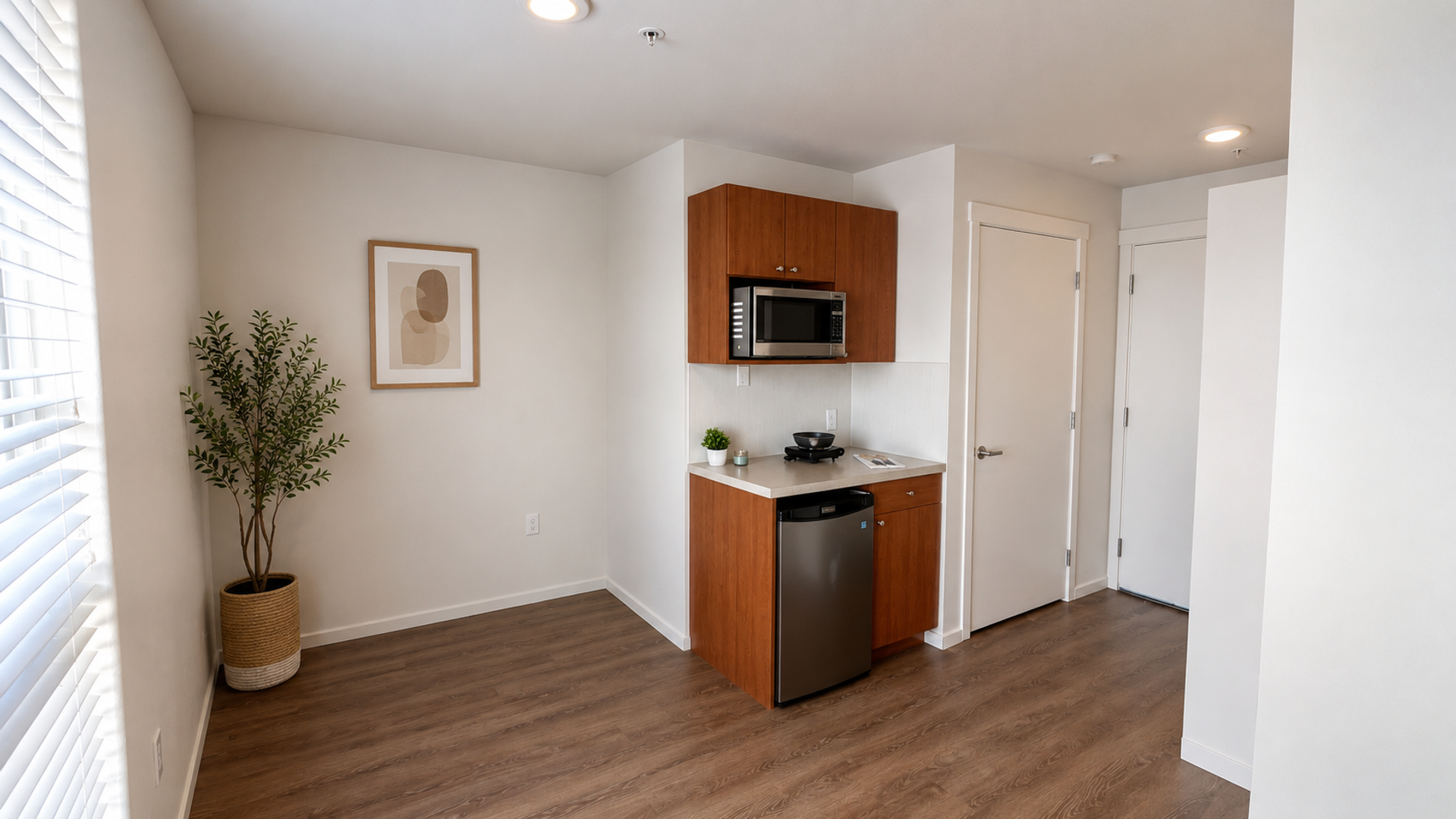 Kirkland Apartment: 450 Central Way