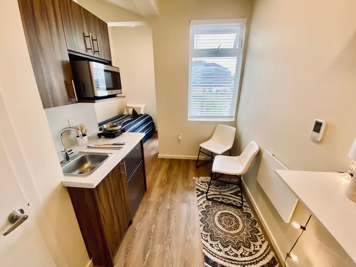 Kirkland Apartment: 330 4th ST