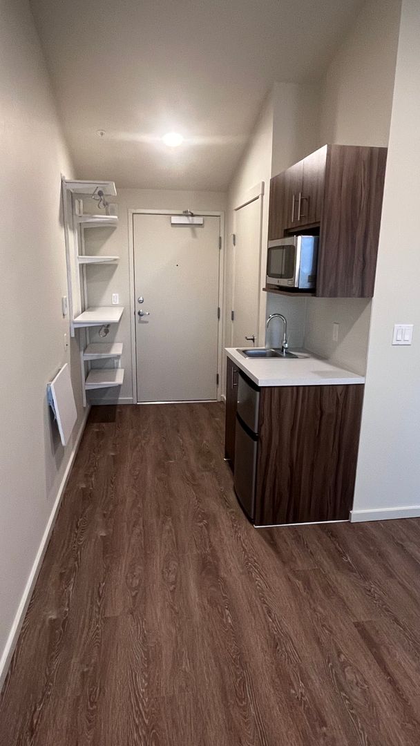 Kirkland Apartment: 330 4th ST