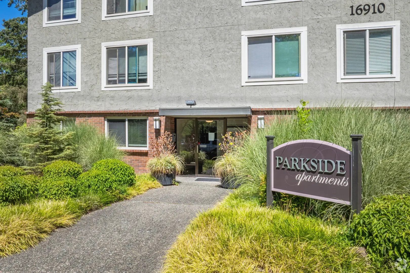 Redmond Apartment: 16910 NE 80th St