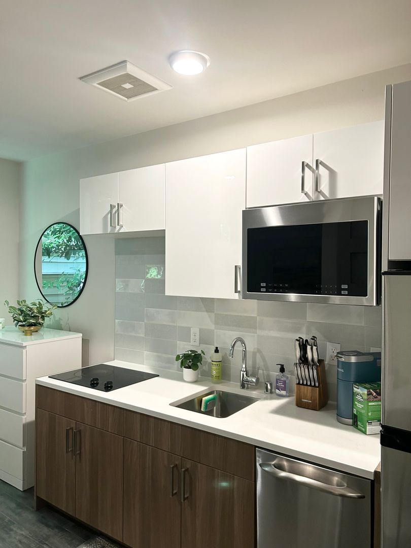 Seattle Apartment: 741 Harvard Ave E