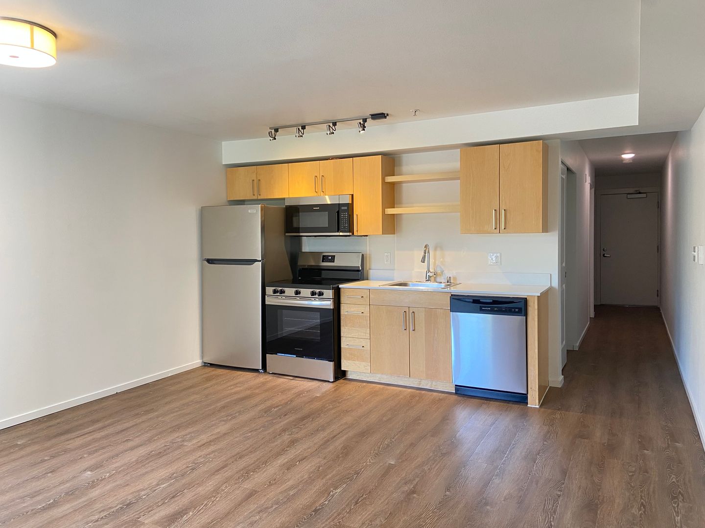 Kirkland Apartment: 450 Central Way