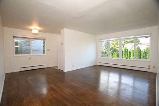 Updated 1 Bedroom! *North Admiral with New lower rate! – photo 1