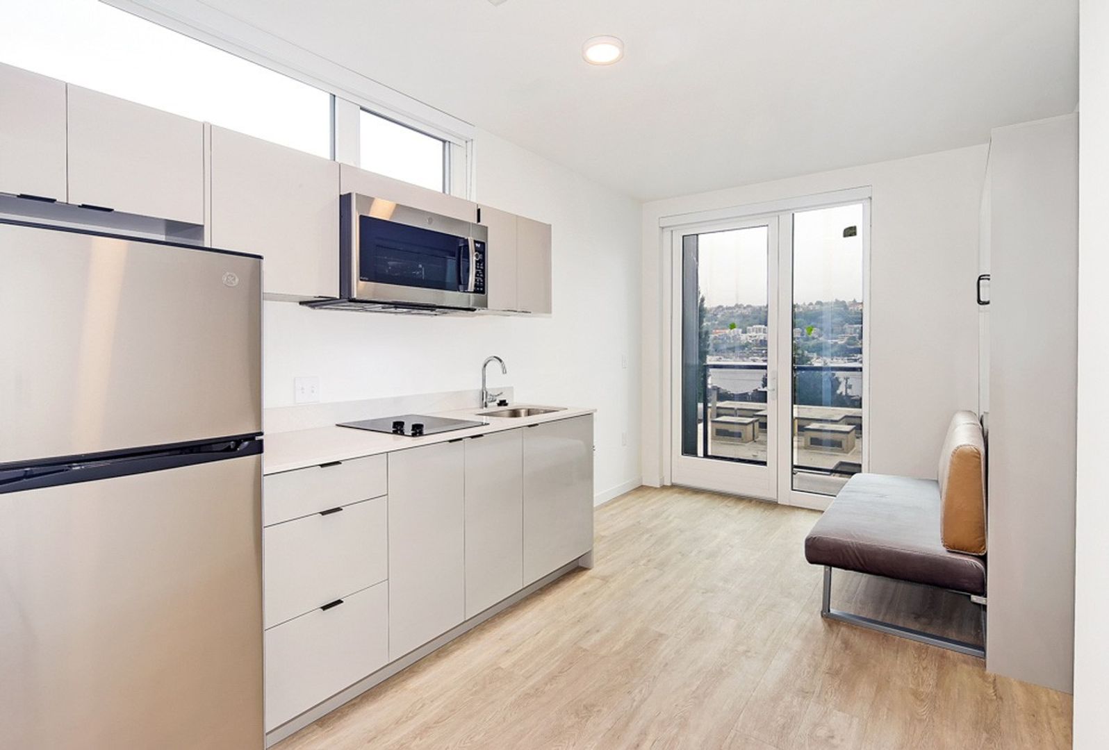 Seattle Apartment: 2037 Yale Ave E