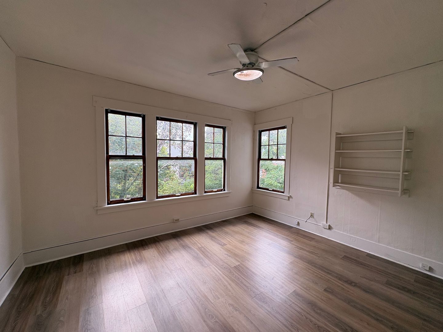 Seattle Apartment: 1110 East John St