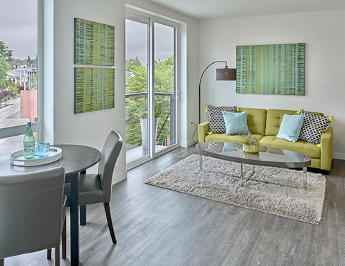 TOP FLOOR SW Facing Studio - Great Capitol Hill/Madison Park location! – photo 1