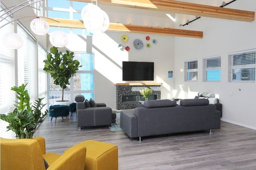 Spacious Flat Studio In The Heart Of Downtown Redmond! >>>COMING SOON<<< – photo 1