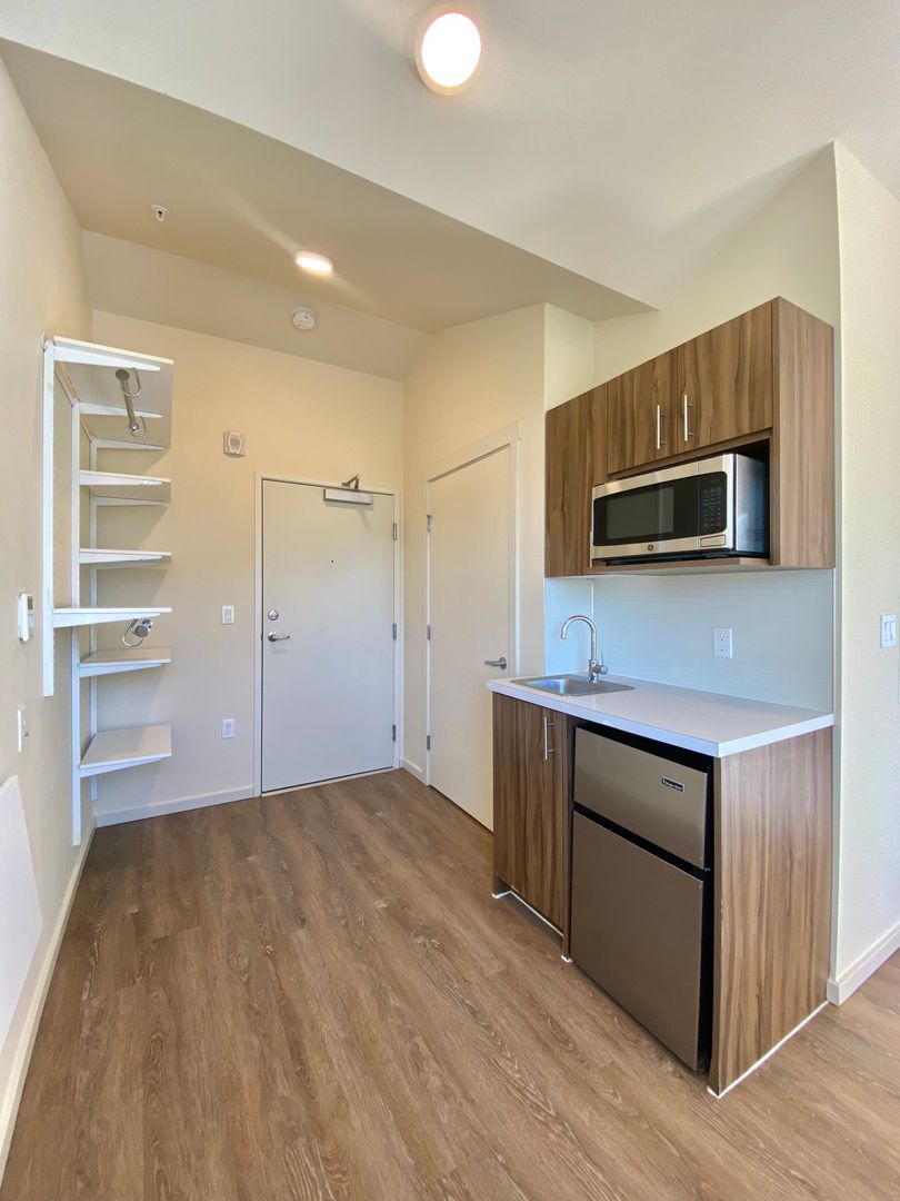 Kirkland Apartment: 330 4th ST