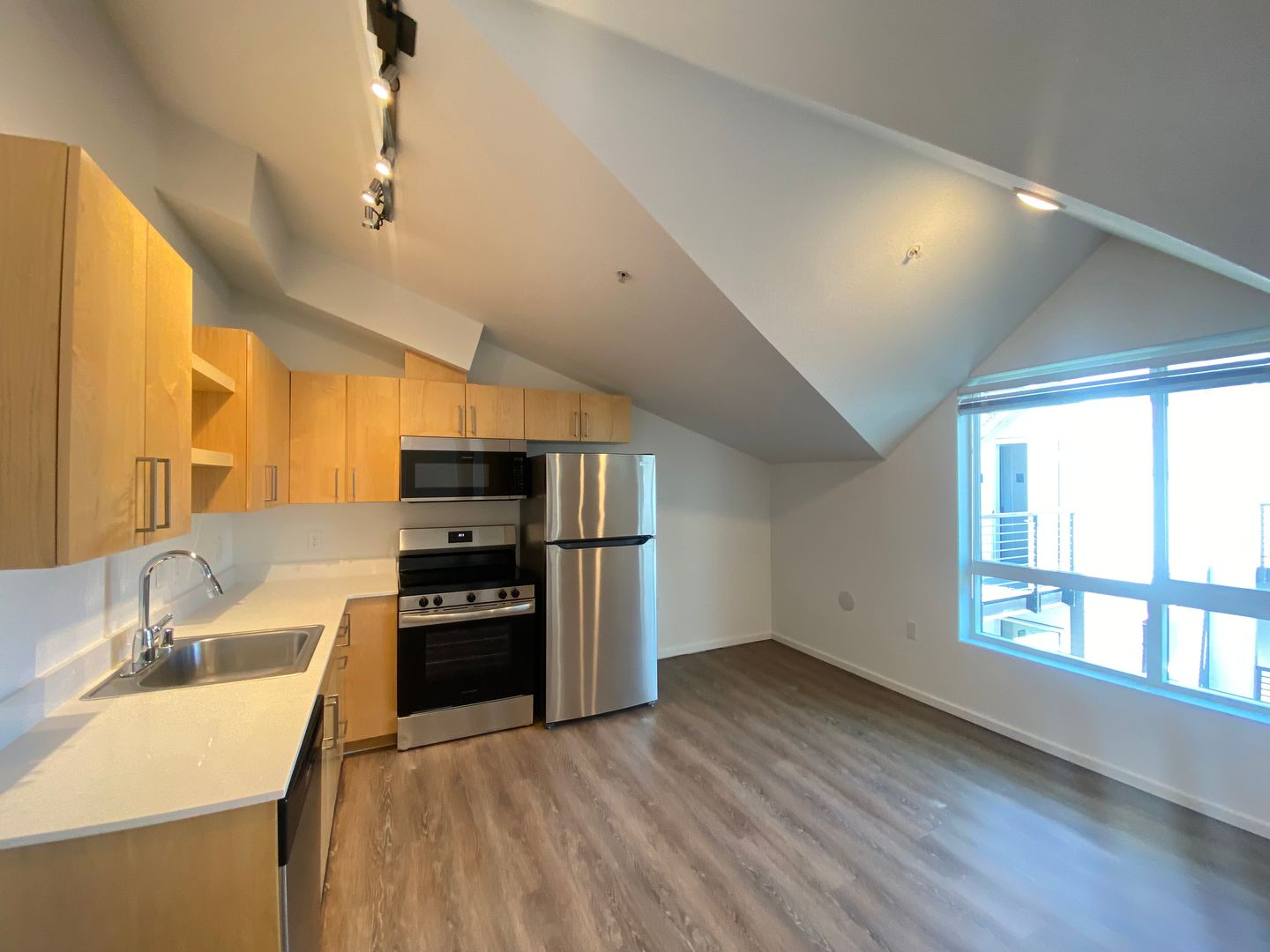 Kirkland Apartment: 450 Central Way