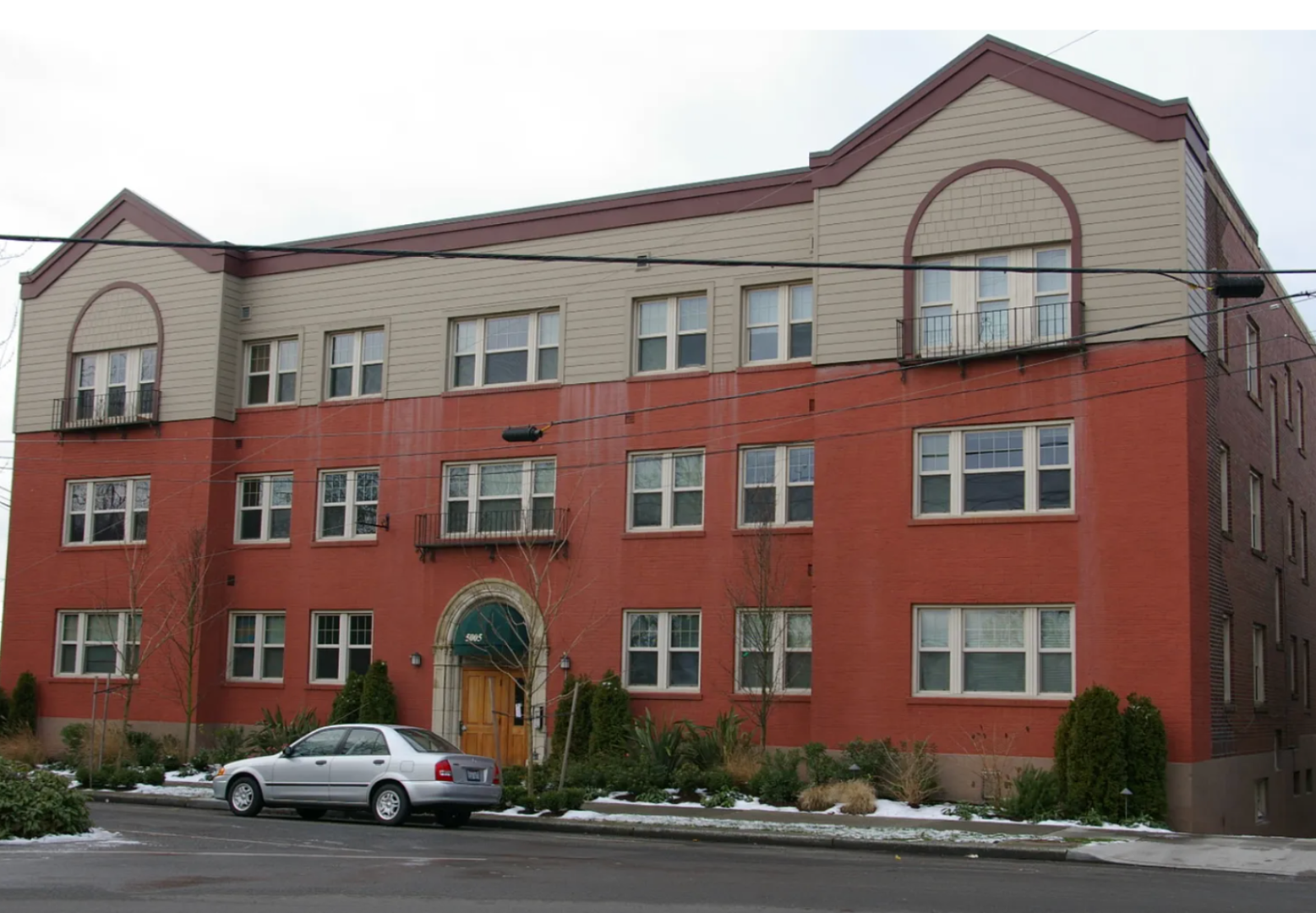 Seattle Apartment: 5005 Phinney Ave N