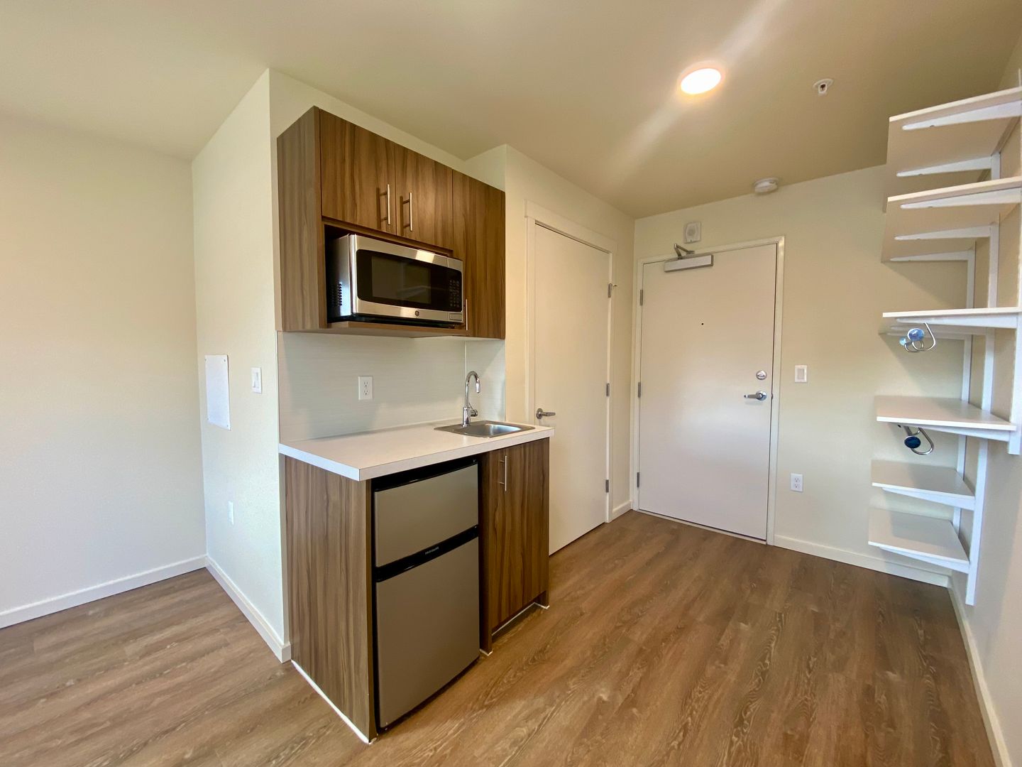 Kirkland Apartment: 330 4th ST