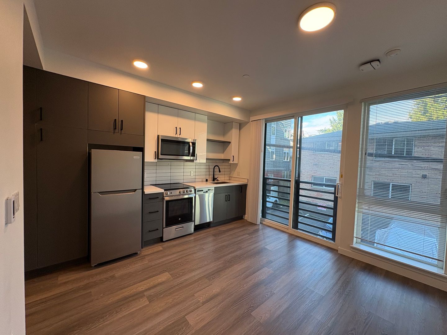 Seattle Apartment: 2210 Eastlake Ave E