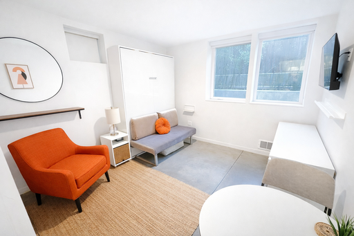 Fully Furnished, Cozy Studio with In-Unit Laundry! Flexible Lease Terms! – photo 1