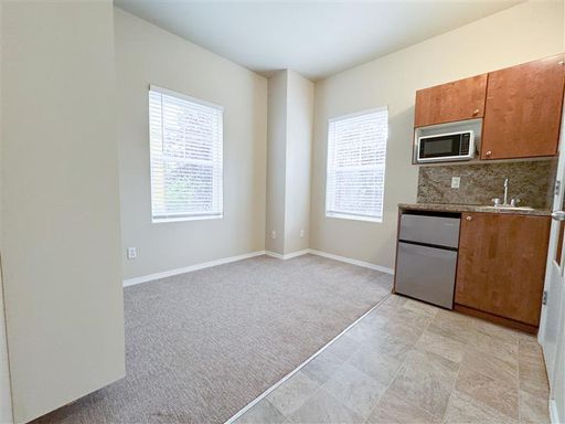 Cozy and Chic Studio in the Heart of the City!!! – photo 1