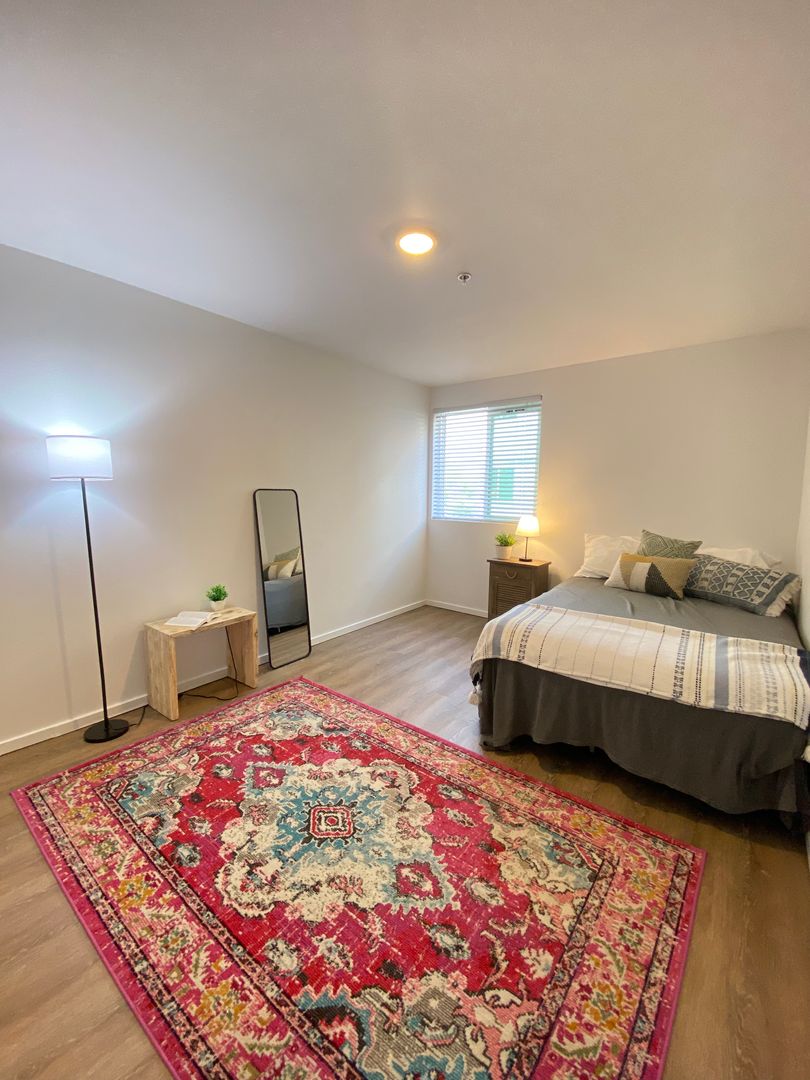 Kirkland Apartment: 450 Central Way