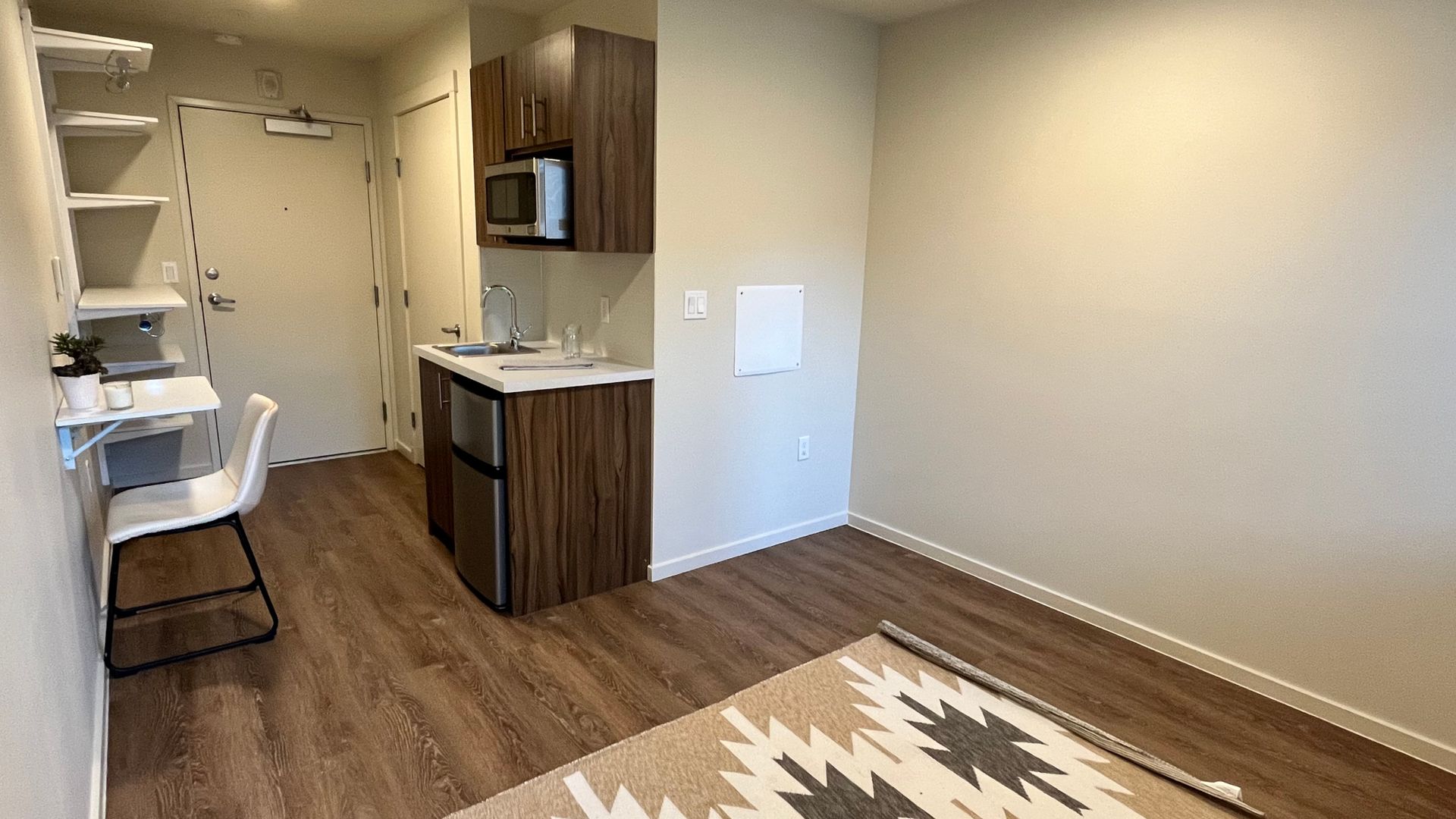 Kirkland Apartment: 330 4th ST