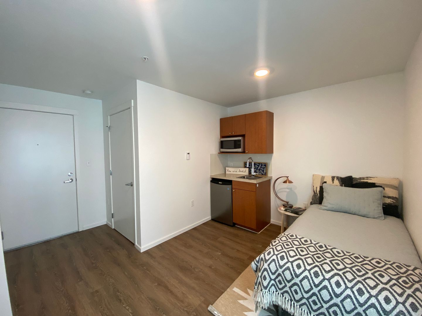 Kirkland Apartment: 450 Central Way