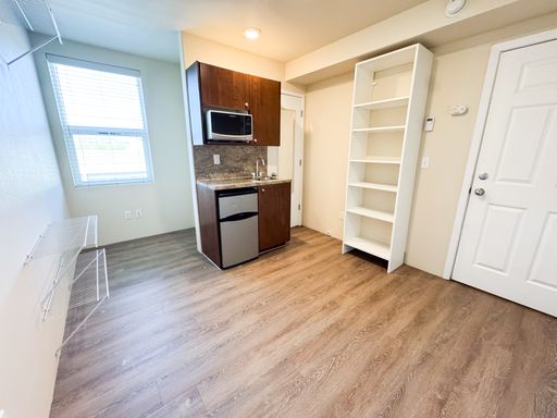Eco-Flat Studio in Downtown Redmond! | Cozy, Easy Living! |