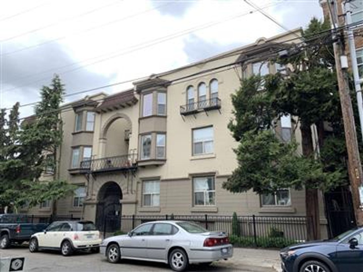 Seattle Apartment: 317 Harvard Ave E