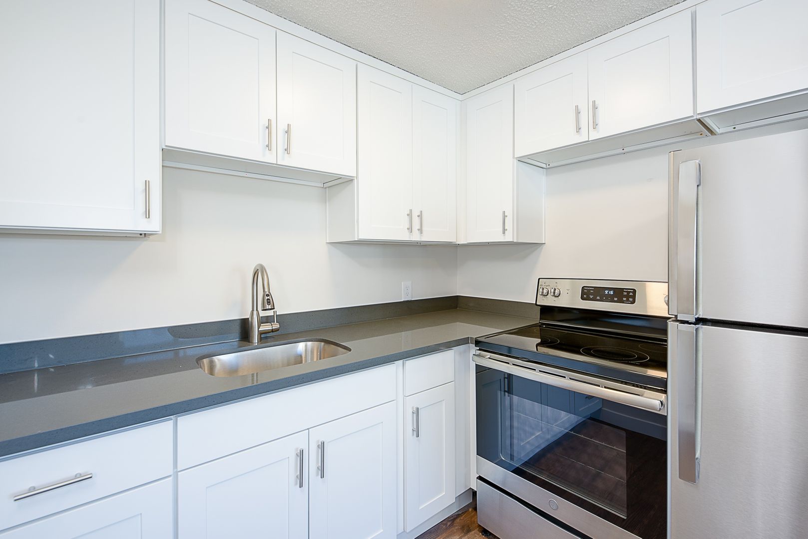 Seattle Apartment: 909 6th Ave N