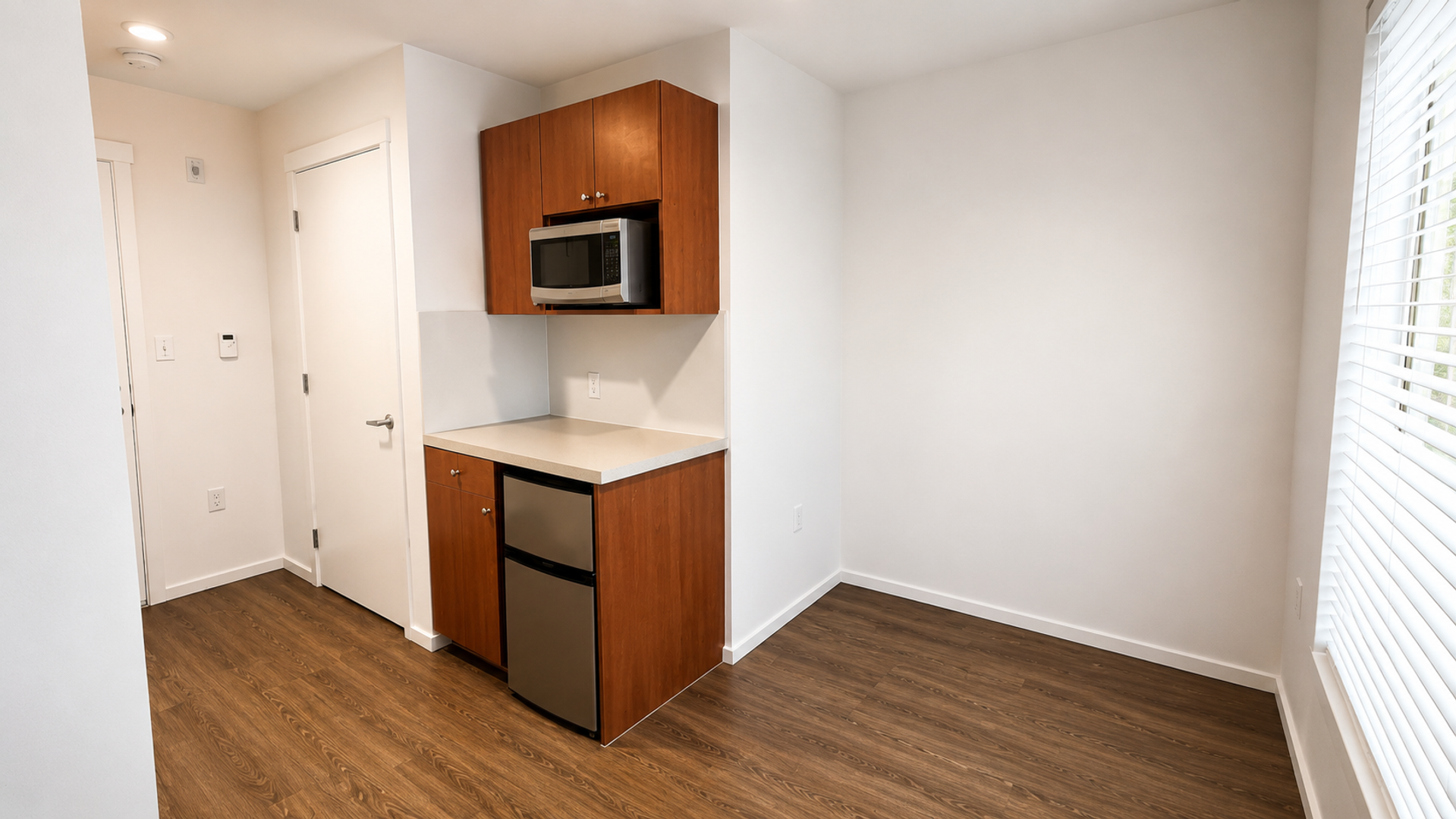 Kirkland Apartment: 450 Central Way