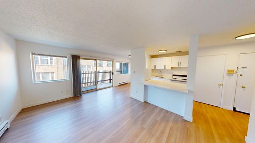One Month Free! One Bedroom, Great Price for Great Location. – photo 1