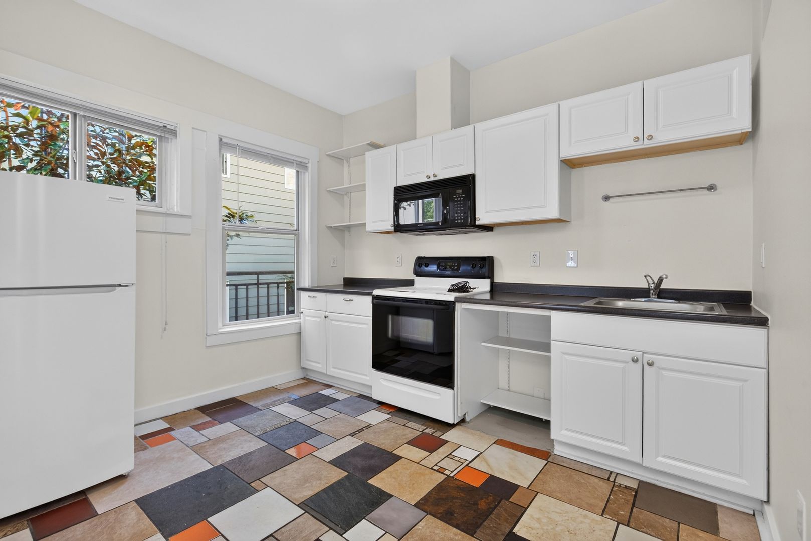 Seattle Apartment: 515 22nd Ave