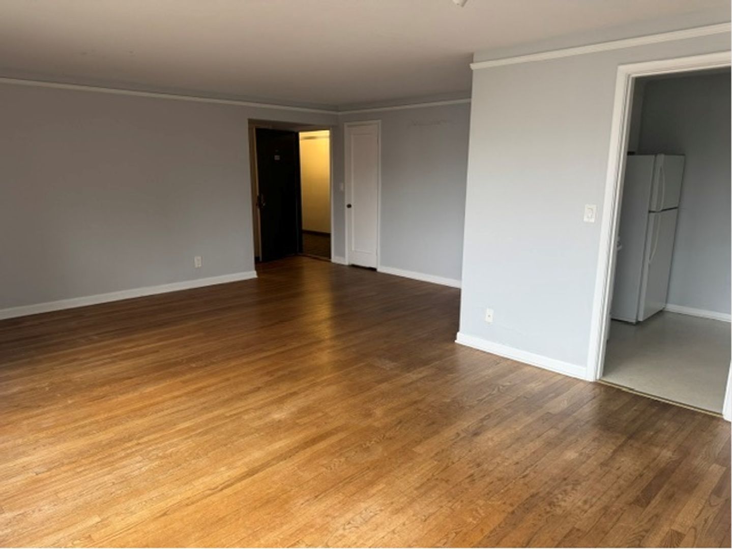 Lakecrest 3 of 12