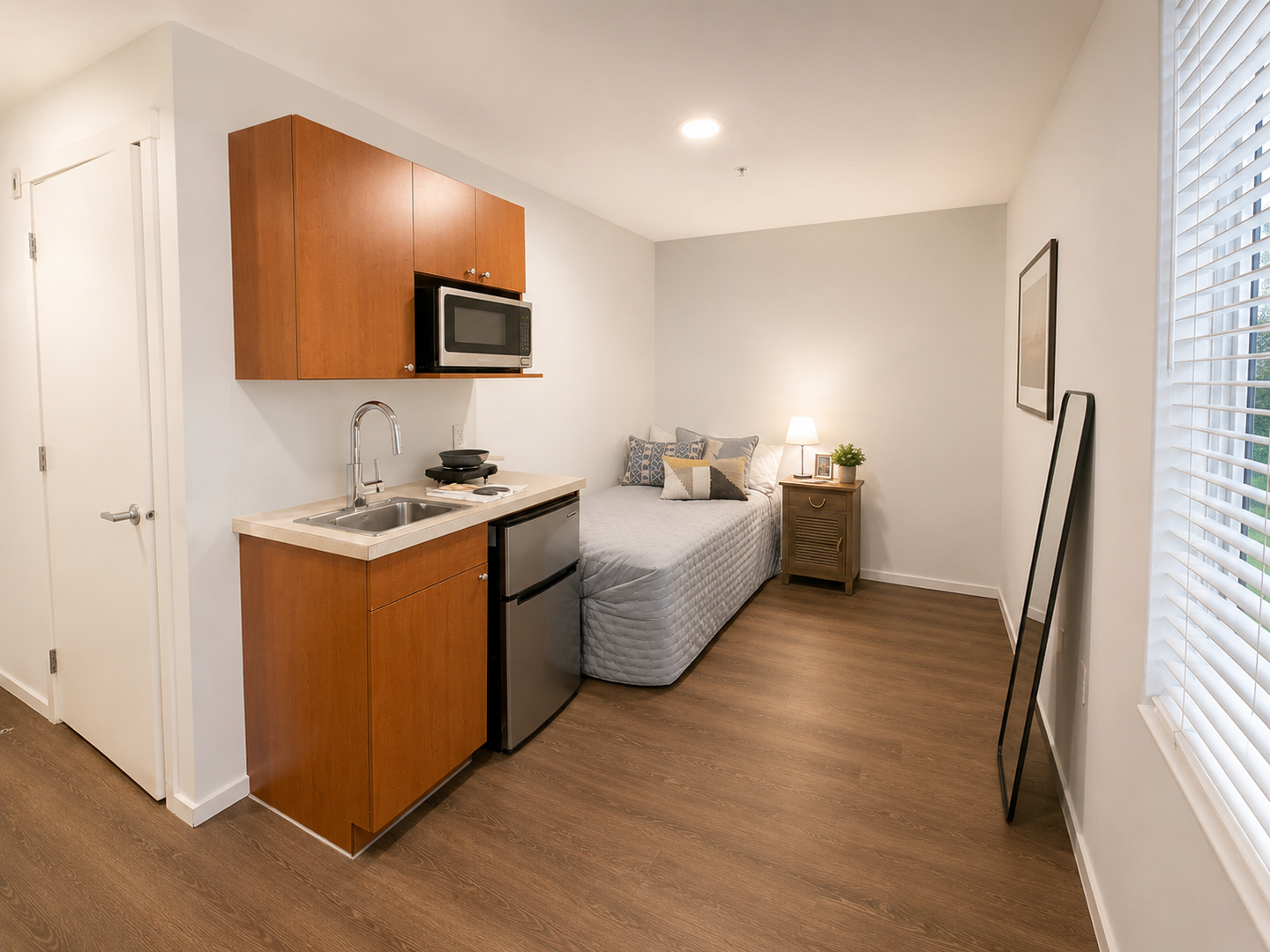 Kirkland Apartment: 450 Central Way
