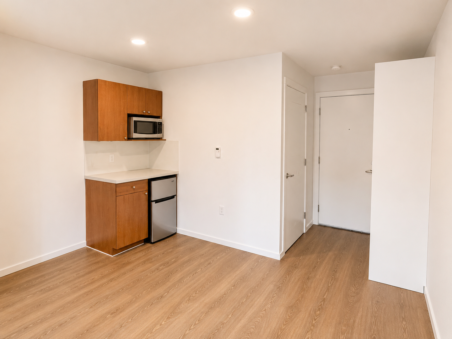 Kirkland Apartment: 450 Central Way