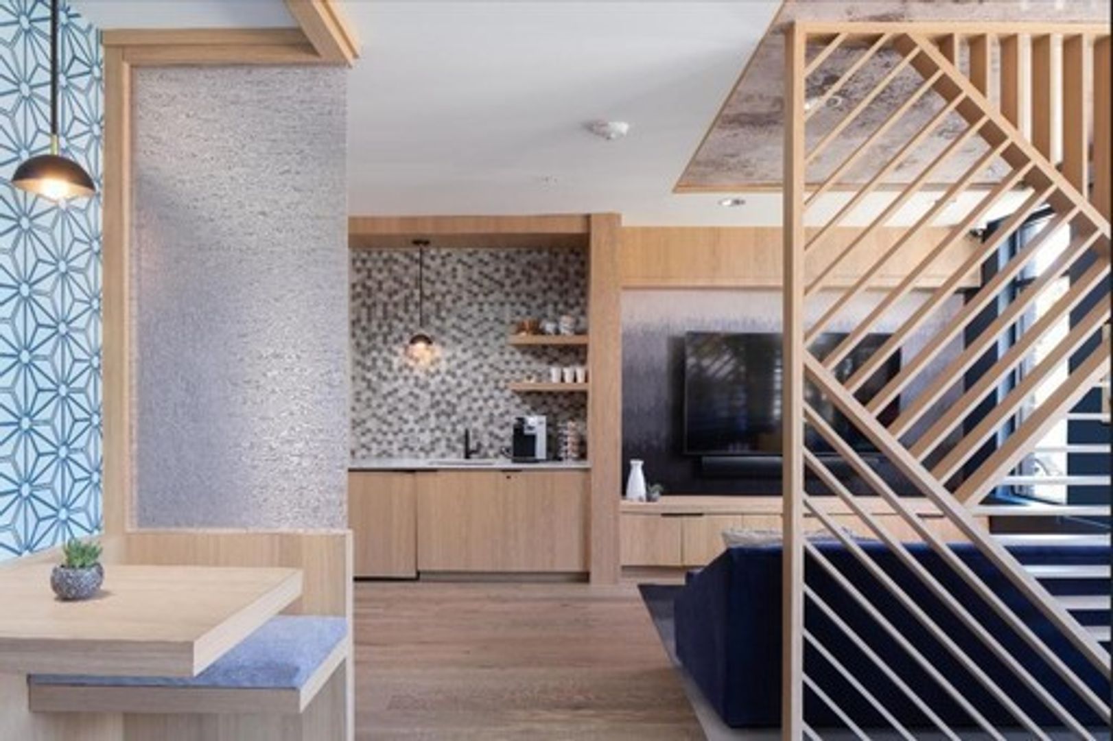 Seattle Apartment: 6921 Roosevelt Way NE