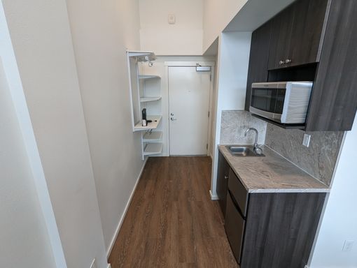 Top Floor Loft Studio with Vaulted Ceiling in Downtown Redmond! – photo 1