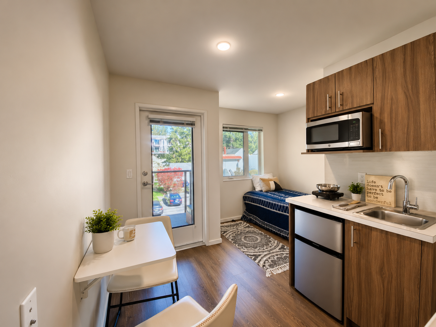 Kirkland Apartment: 330 4th ST